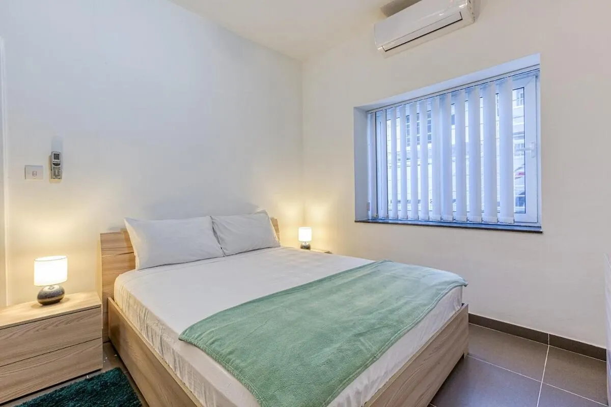 Modern 2-Bedroom Maisonette In Swieqi Is-Swieqi Malta