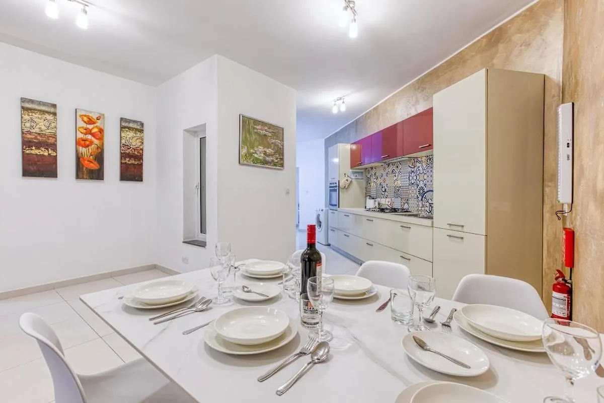Modern 2-Bedroom Maisonette In Swieqi Is-Swieqi 0*,  Malta