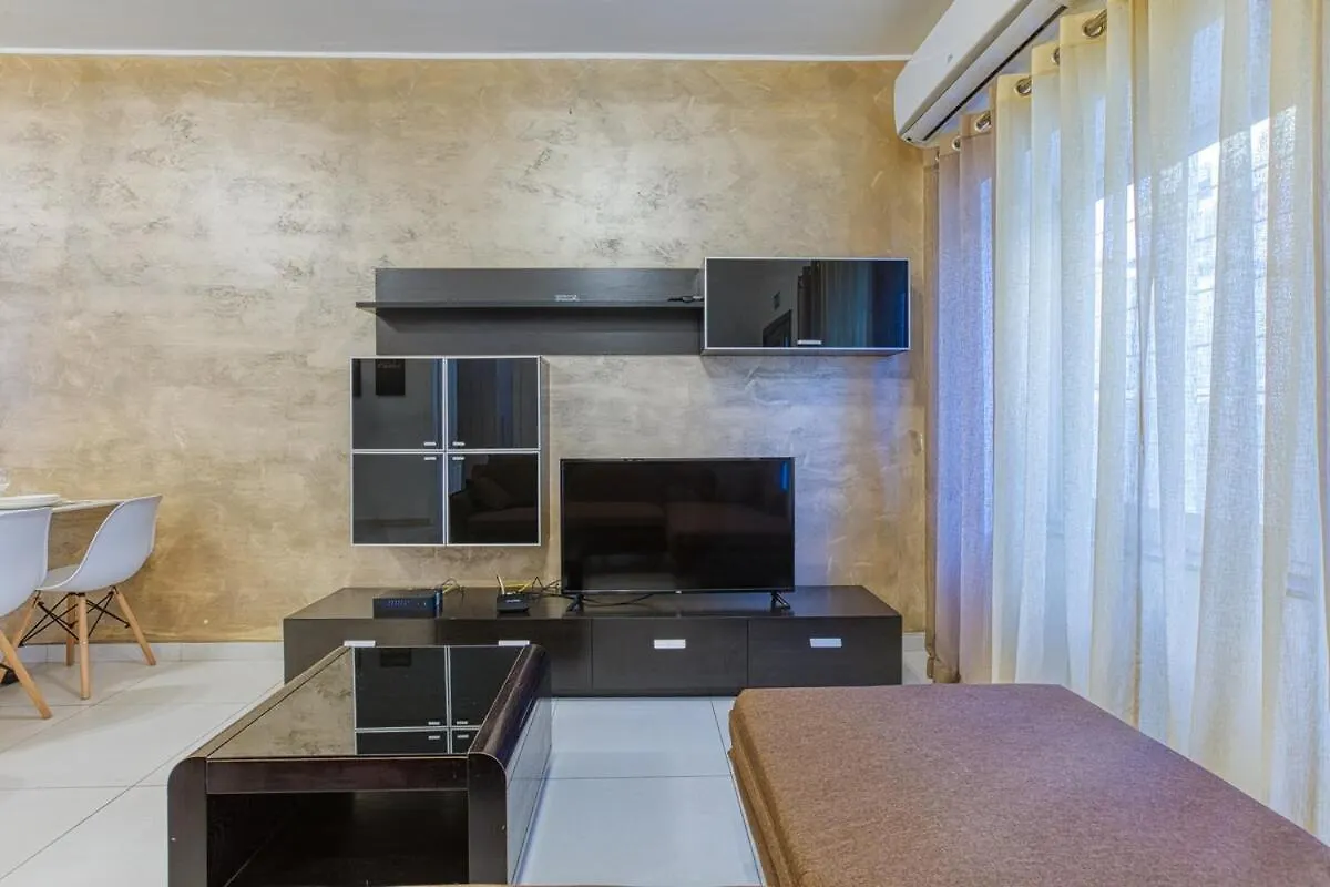 Modern 2-Bedroom Maisonette In Swieqi Is-Swieqi Malta