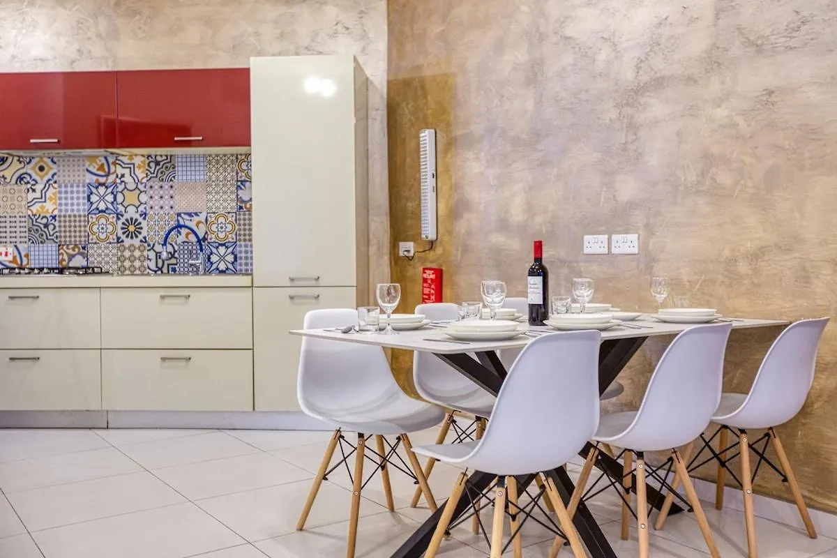 Modern 2-Bedroom Maisonette In Swieqi Is-Swieqi