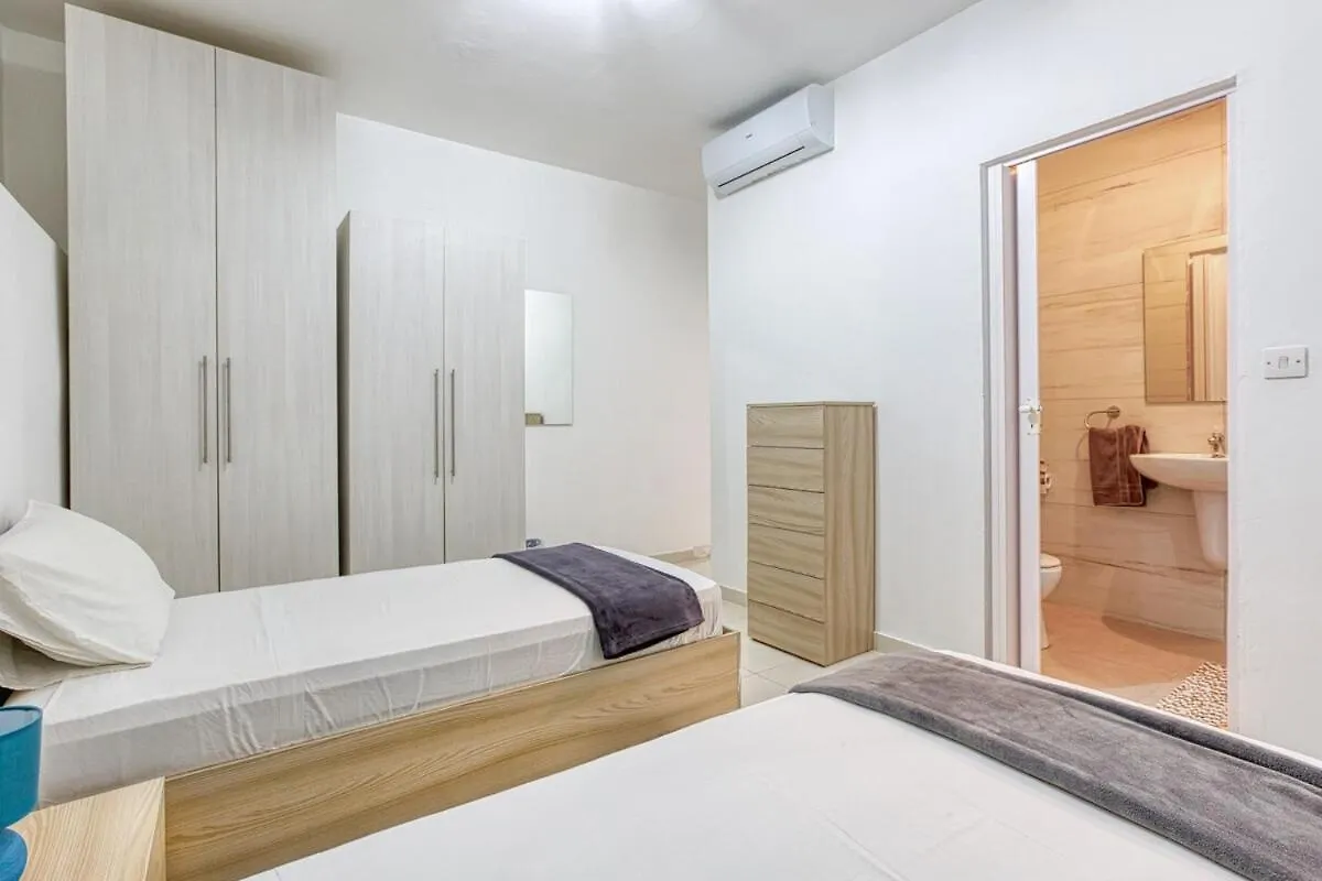 Modern 2-Bedroom Maisonette In Swieqi Is-Swieqi Apartment