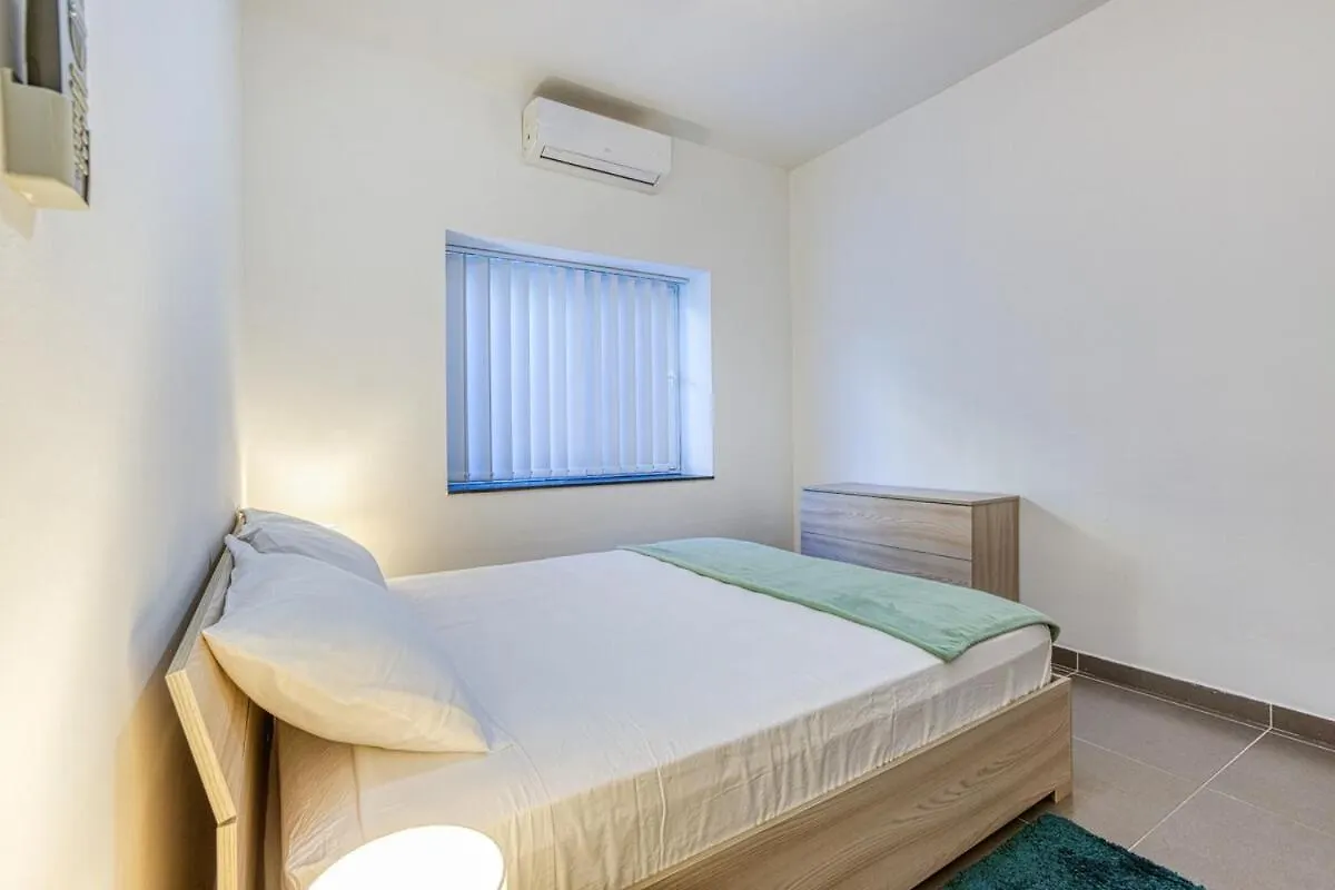 Apartment Modern 2-Bedroom Maisonette In Swieqi Is-Swieqi Malta